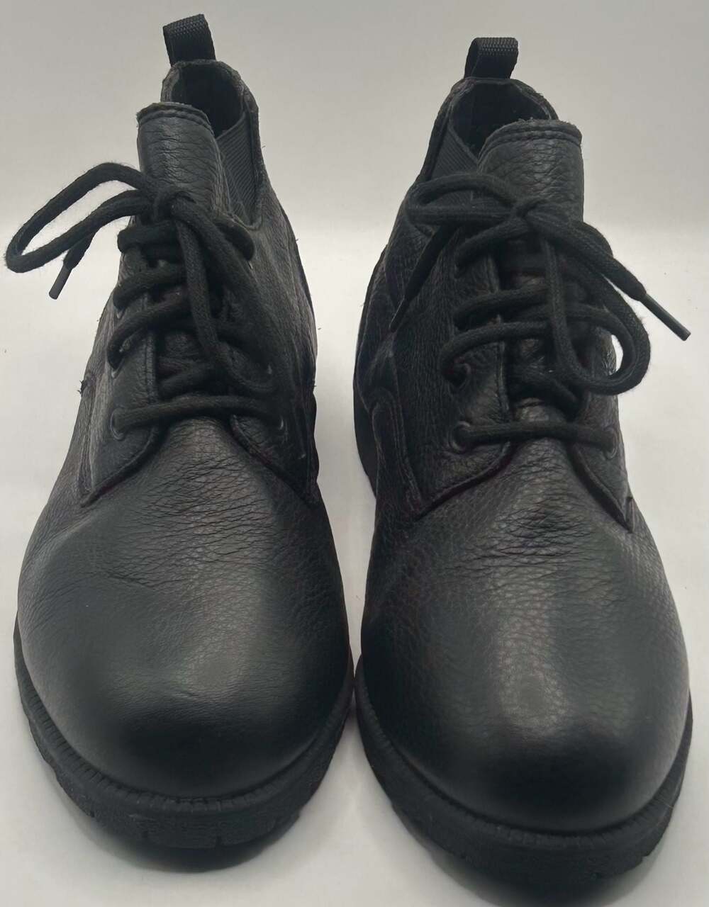 Cobbie Cuddlers Women's Black Leather Lace-Up Ankle Boots Size 9.5W